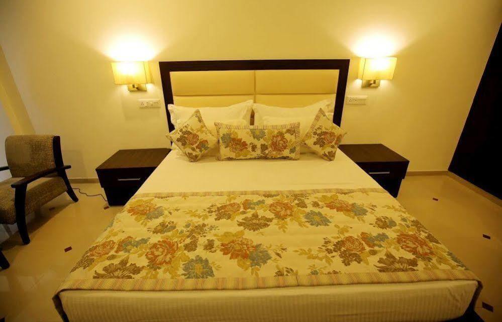 Hotel Natraj Ришикеш Экстерьер фото